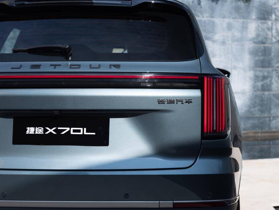 長得像攬勝,只要10萬多!奇瑞7座中型SUV將上市