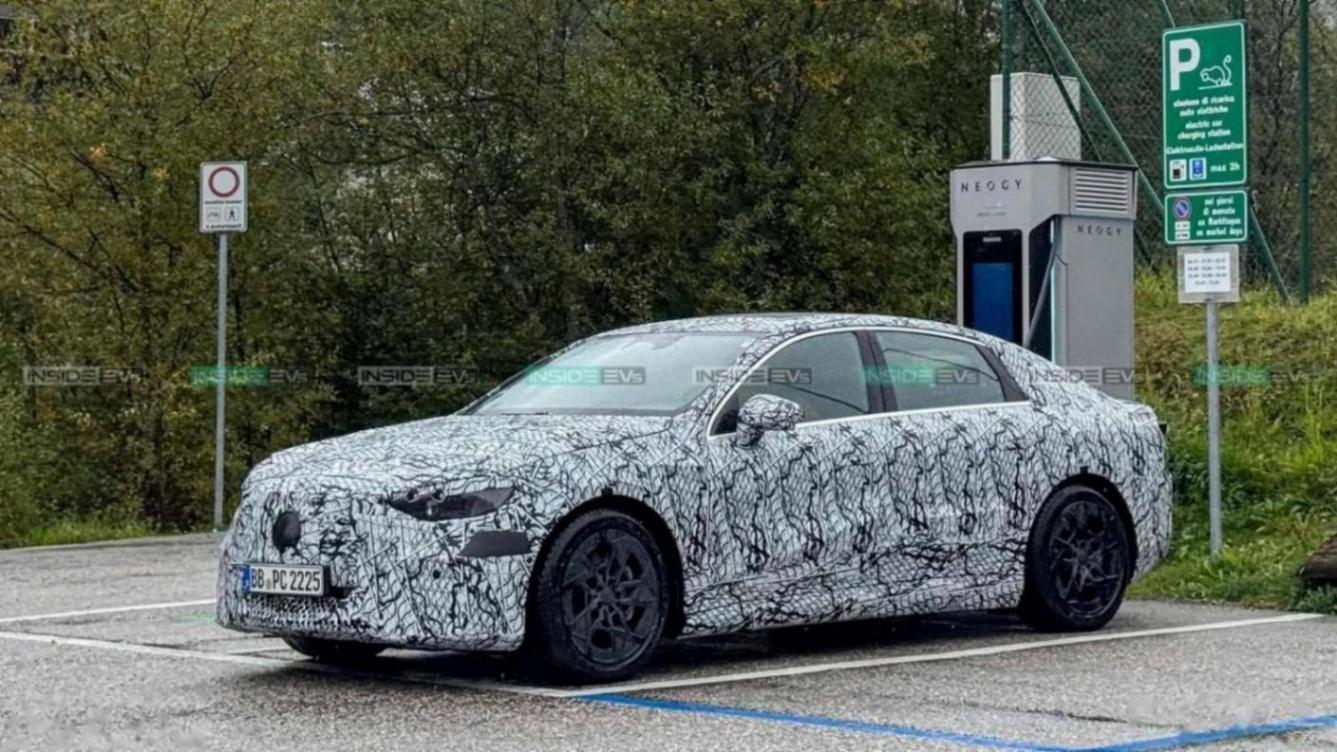 梅賽德斯-奔馳純電C級(jí)諜照曝光:比現(xiàn)款C級(jí)更大,換上全新前臉