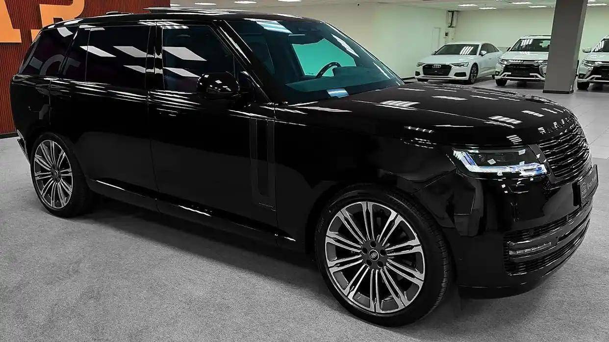 2026款路虎攬勝:V8情懷與新能源實用并存,科技配置瑕不掩瑜