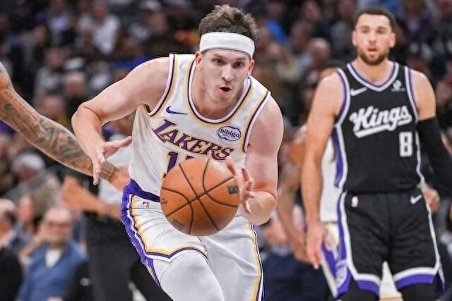 NBA | 里夫斯51+11+9炸裂表現,東詹缺陣湖人127比120戰勝國王