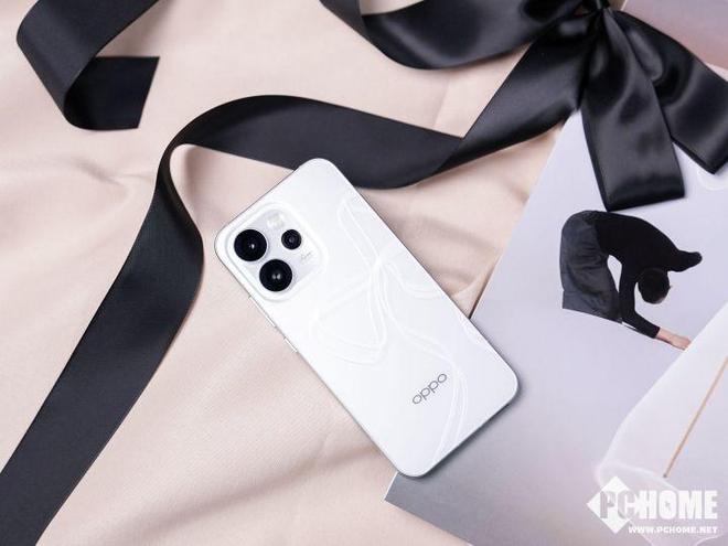 星光蝴蝶結+出圈實況拼圖 Reno15顏值潮流玩法雙在線