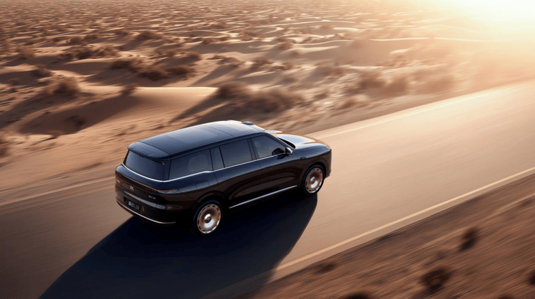 上汽旗艦的“終極答案”—智己LS9 告別大六座SUV的選擇糾結