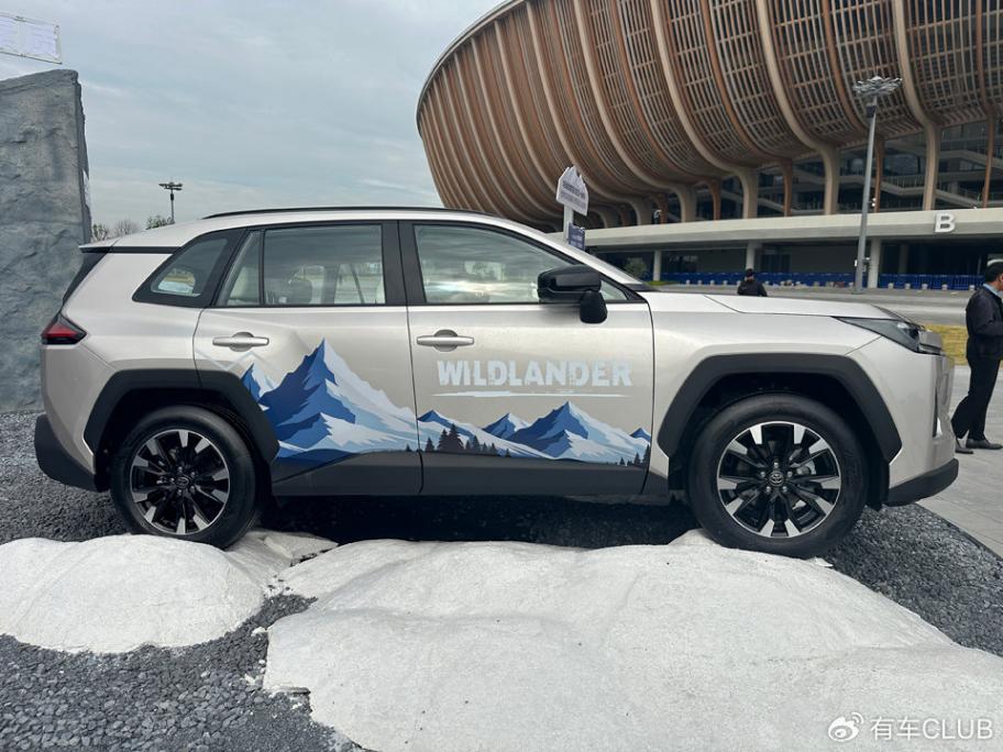 豐田首款域控燃油SUV 全新換代威蘭達上市 超配換購價15.98萬起