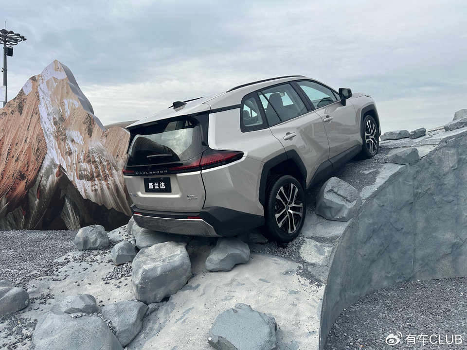 豐田首款域控燃油SUV 全新換代威蘭達上市 超配換購價15.98萬起