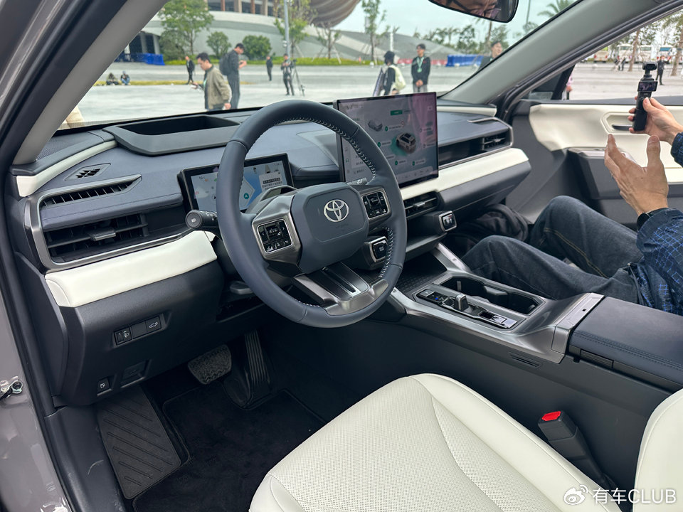 豐田首款域控燃油SUV 全新換代威蘭達上市 超配換購價15.98萬起