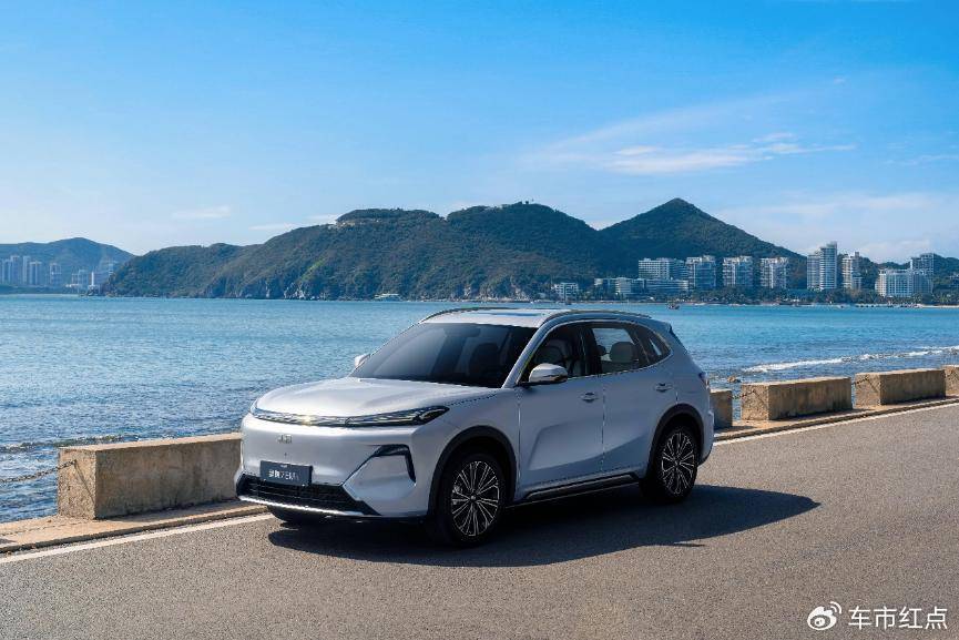 智駕、續(xù)航升級(jí) 2026款銀河星艦7 EM-i上市,售9.58萬(wàn)起