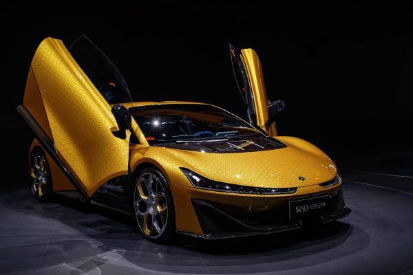 廣汽昊鉑SSR云紋金高定版亮相車展,以科技與文化重塑中國超跑新高度