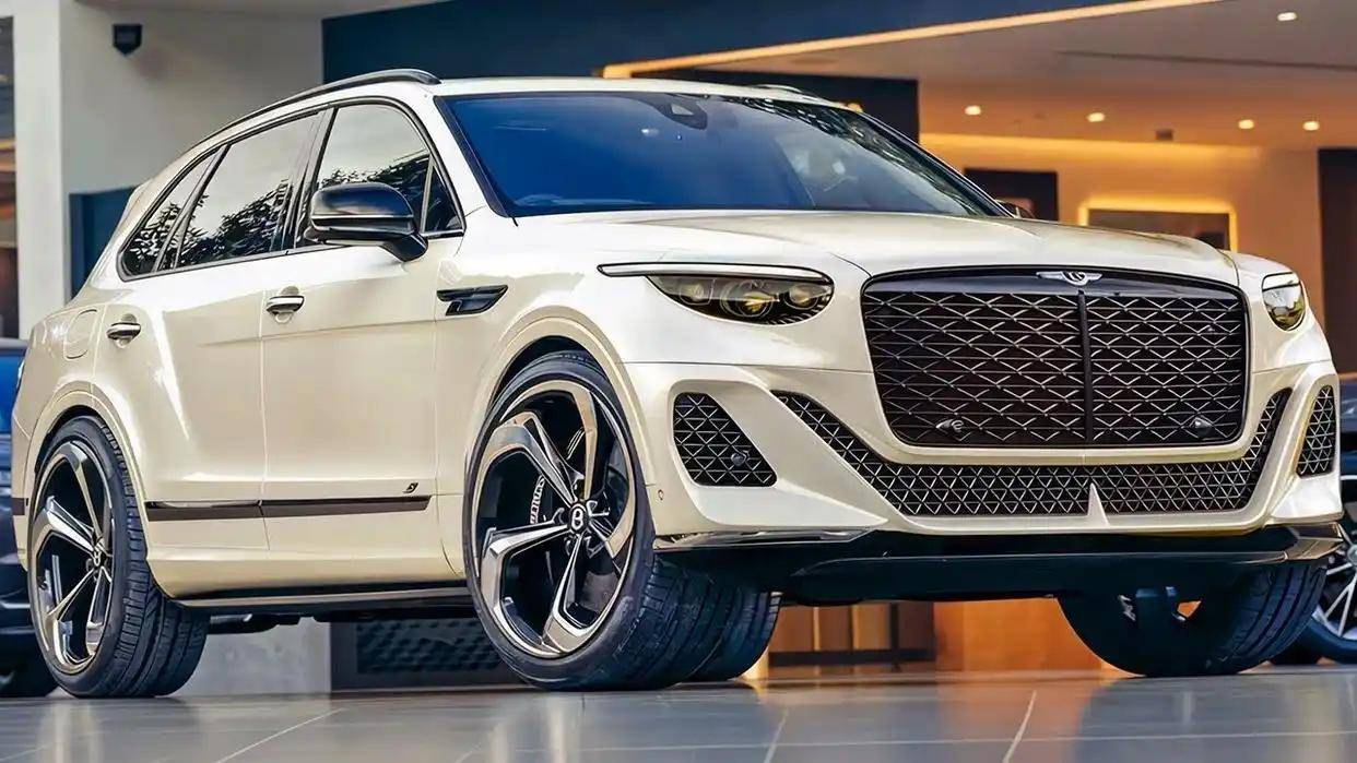 80km純電零油耗!全新添越混動版亮相,460馬力兼顧性能,三聯(lián)屏+手勢控制夠奢華