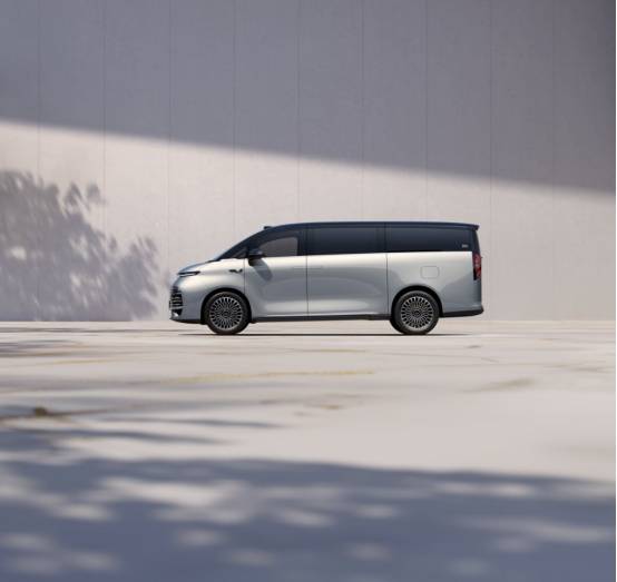 吉利銀河V900:超級AI增程技術引領MPV新風尚